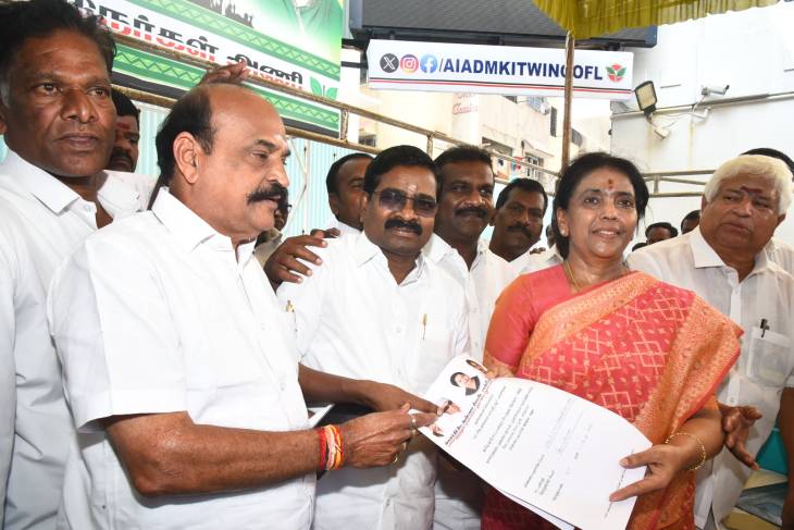 ஓட்டப்பிடாரம் சட்டமன்ற தொகுதி – அதிமுக சார்பில் போட்டியிட டாக்டர் கோசல்ராம் ராஜா விருப்ப மனு தாக்கல்!!