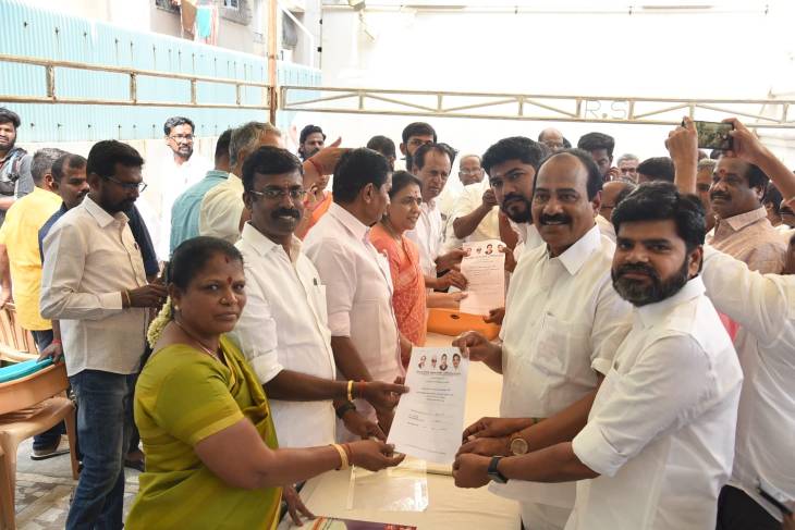 தூத்துக்குடி தொகுதியில் அதிமுக சார்பில் போட்டியிட முன்னாள் மத்திய கூட்டுறவு வங்கி தலைவர் சுதாகர் விருப்பமனு தாக்கல்!!
