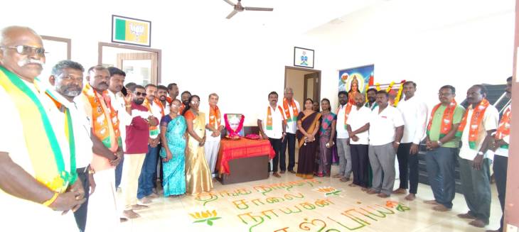 தூத்துக்குடியில் முன்னாள் பிரதமர் அடல் பிகாரி வாஜ்பாய் பிறந்தநாள் விழா – பாஜக சார்பில் மரியாதை, இனிப்பு வழங்கல்!!