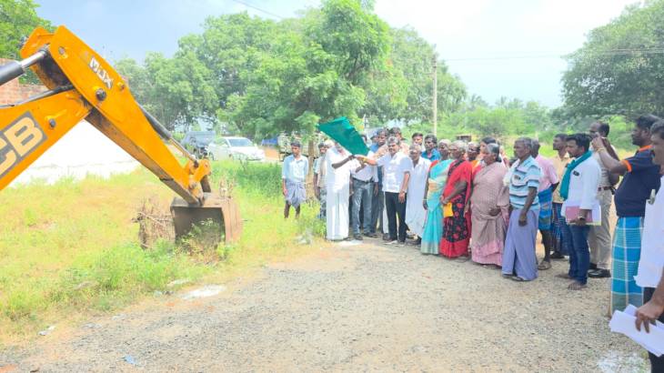 எம்.சி.சண்முகையா எம்எல்ஏ தொடங்கி வைத்த சாலை மேம்பாட்டு பணிகள்!!