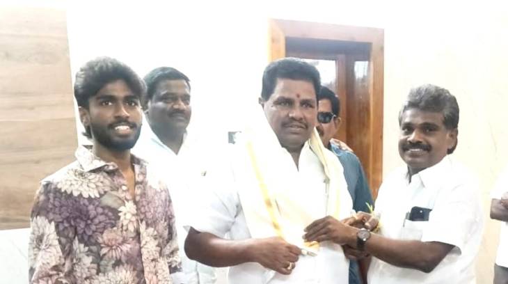 அமைச்சர் அனிதா ஆர். ராதாகிருஷ்ணனை சந்தித்து புத்தாண்டு வாழ்த்து தெரிவித்த ஓட்டப்பிடாரம் எம்எல்ஏ சண்முகையா!!