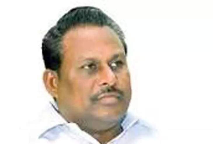 “ஒவ்வொரு காயும் கணக்கில்… ஸ்ரீவைகுண்டத்தில் ‘செக் & மேட்’ முயற்சியா? – முன்னாள் அமைச்சர் எஸ்.பி. சண்முகநாதனின் அரசியல் சதுரங்க வேட்டை”
