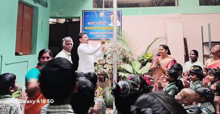 பண்டாரம்பட்டி TNDTA தொடக்கப் பள்ளியில் குடியரசு தினம்: வழக்கறிஞர் ரமேஷ் பாண்டியன் கொடியேற்றம்!!