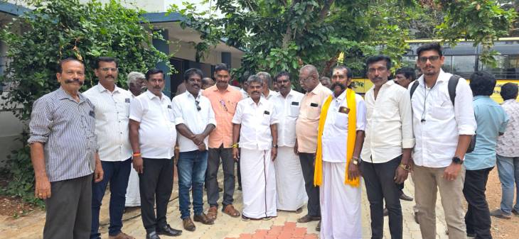 பாஞ்சாலங்குறிச்சியில் குலதெய்வ திருவிழா கோலாகலம் – வீரசக்கதேவி வருஷாபிஷேக விழாவுக்கு ஓட்டப்பிடாரம் எம்எல்ஏ சண்முகையாவுக்கு நேரில் அழைப்பு!!