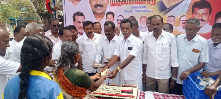 கவுன்சிலர் ரெங்கசாமி தலைமையில் முதல்வர் மு.க. ஸ்டாலின் பிறந்தநாள் விழா – 500 பிரியாணி பொட்டலங்கள் வழங்கி கொண்டாட்டம்!!