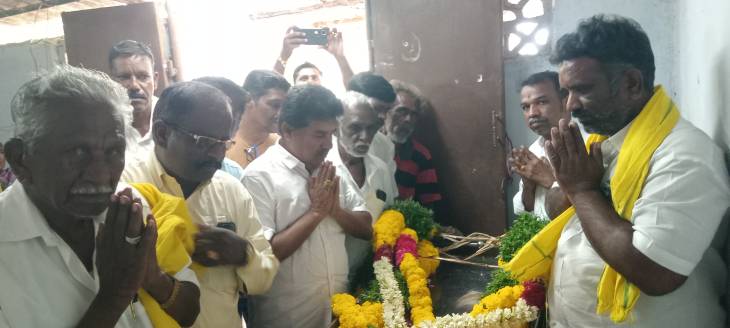 தமிழ்நாடு வீரபாண்டிய கட்டபொம்மன் பண்பாட்டு கழகம் மாநில நிர்வாகிகள் முன்னிலையில் ஜெகவீரபாண்டிய கட்டபொம்முதுரைக்கு அஞ்சலி!!
