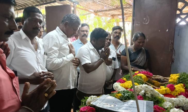 இந்திய சுதந்திர போராட்ட மாவீரர் வீரபாண்டிய கட்டபொம்மு வாரிசு மறைவுக்கு தூத்துக்குடி பாண்டியபதி பரதவர் நல தலைமைச் சங்கம் அஞ்சலி!!