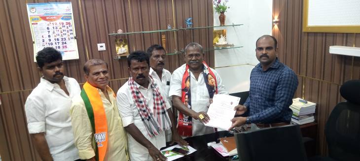“தூத்துக்குடி களத்தில் குதித்தார் சி.த. செல்லப்பாண்டியன்” – வேட்புமனு தாக்கல் செய்த அதிமுக வேட்பாளர்!!