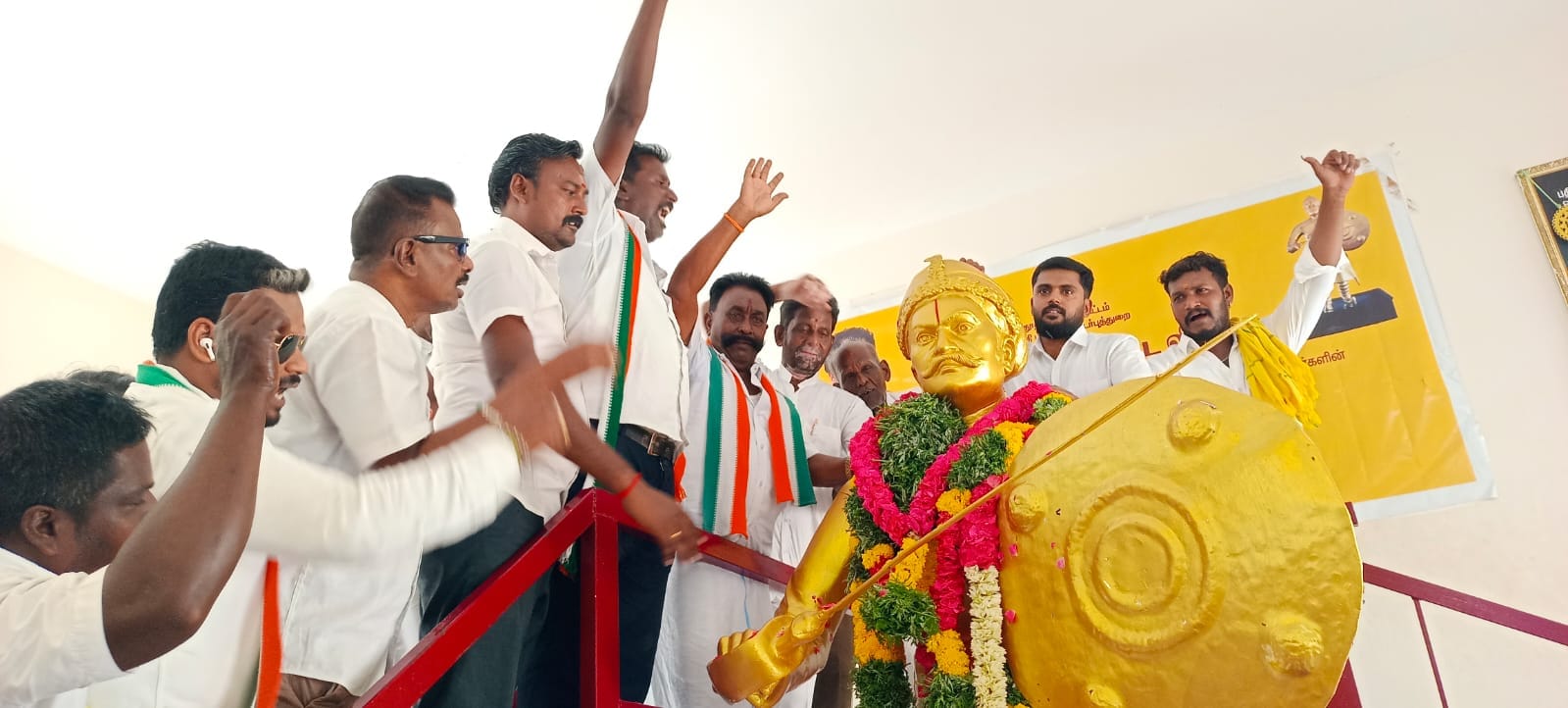 மாவீரன் அழகுமுத்து கோன் 269வது ஜெயந்தி: கட்டாரன்குளத்தில் காங்கிரஸ் சார்பில் மாலை அணிவித்து மரியாதை!!