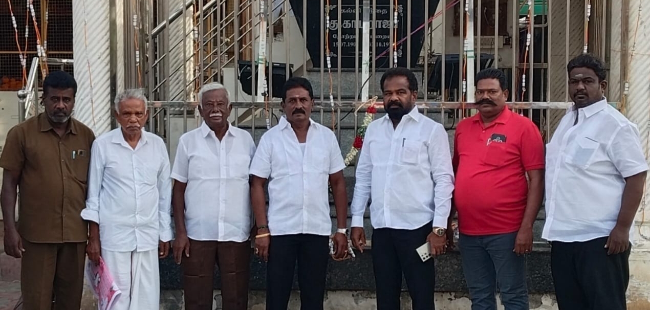 காமராஜர் 124-வது பிறந்தநாள்: நெல்லை தெச்சனமாற நாடார் சங்கம் தூத்துக்குடி கிளை சார்பில் மாலை அணிவித்து மரியாதை!!