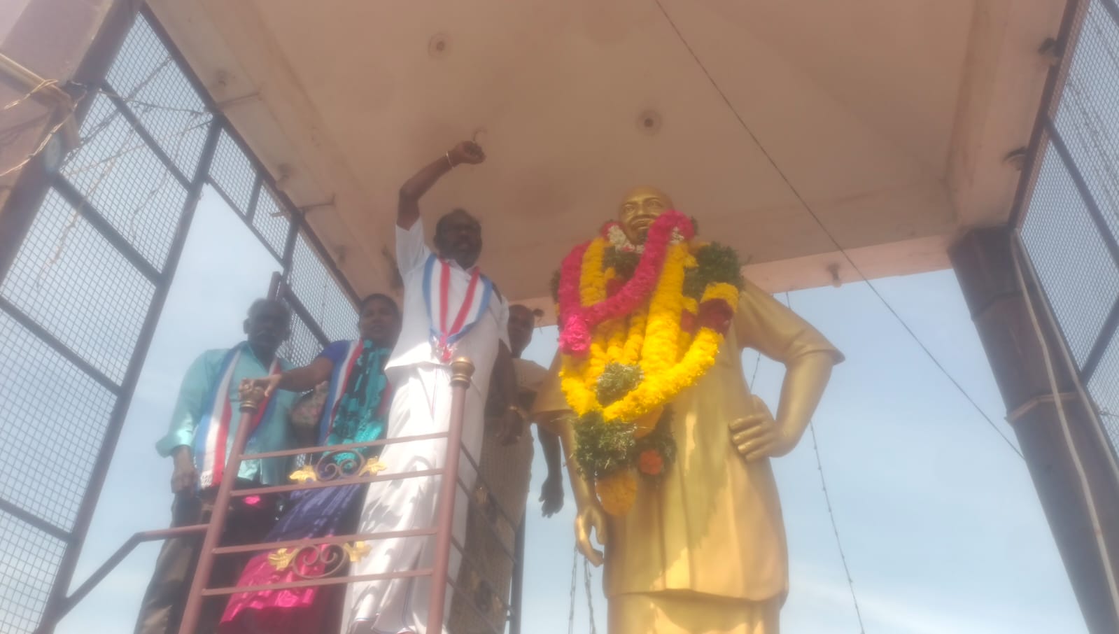 கர்மவீரர் காமராஜரின் 124-வது பிறந்தநாள்: புரட்சி பாரதம் கட்சி சார்பில் மாலை அணிவித்து மரியாதை!!