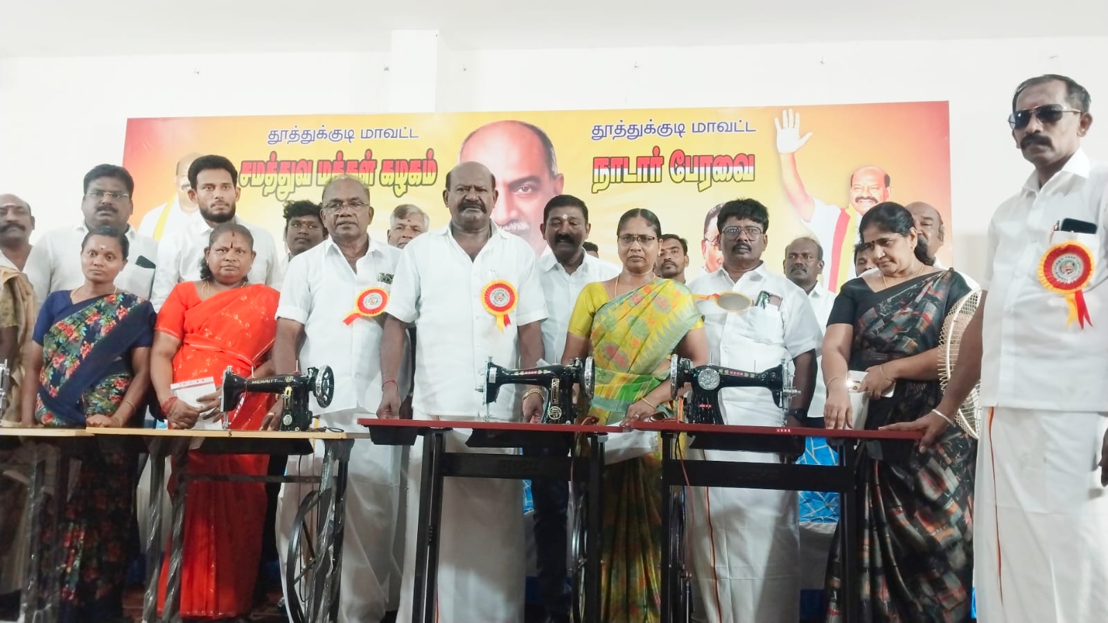 சமக – நாடார் பேரவை சார்பில் காமராஜர் பிறந்தநாள் விழா கோலாகலம்: 1000 பேருக்கு நலத்திட்ட உதவிகள்; மாவட்டத்தின் சிறந்த மாணவர்களுக்கு பாராட்டு!!