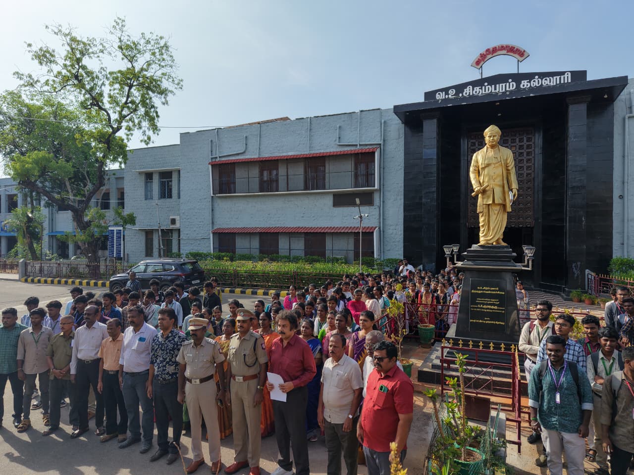 தூத்துக்குடி வ.உ.சி. கல்லூரியில் போதைப்பொருள் ஒழிப்பு உறுதிமொழி: 850 மாணவர்கள், 60 பேராசிரியர்கள் பங்கேற்பு!!