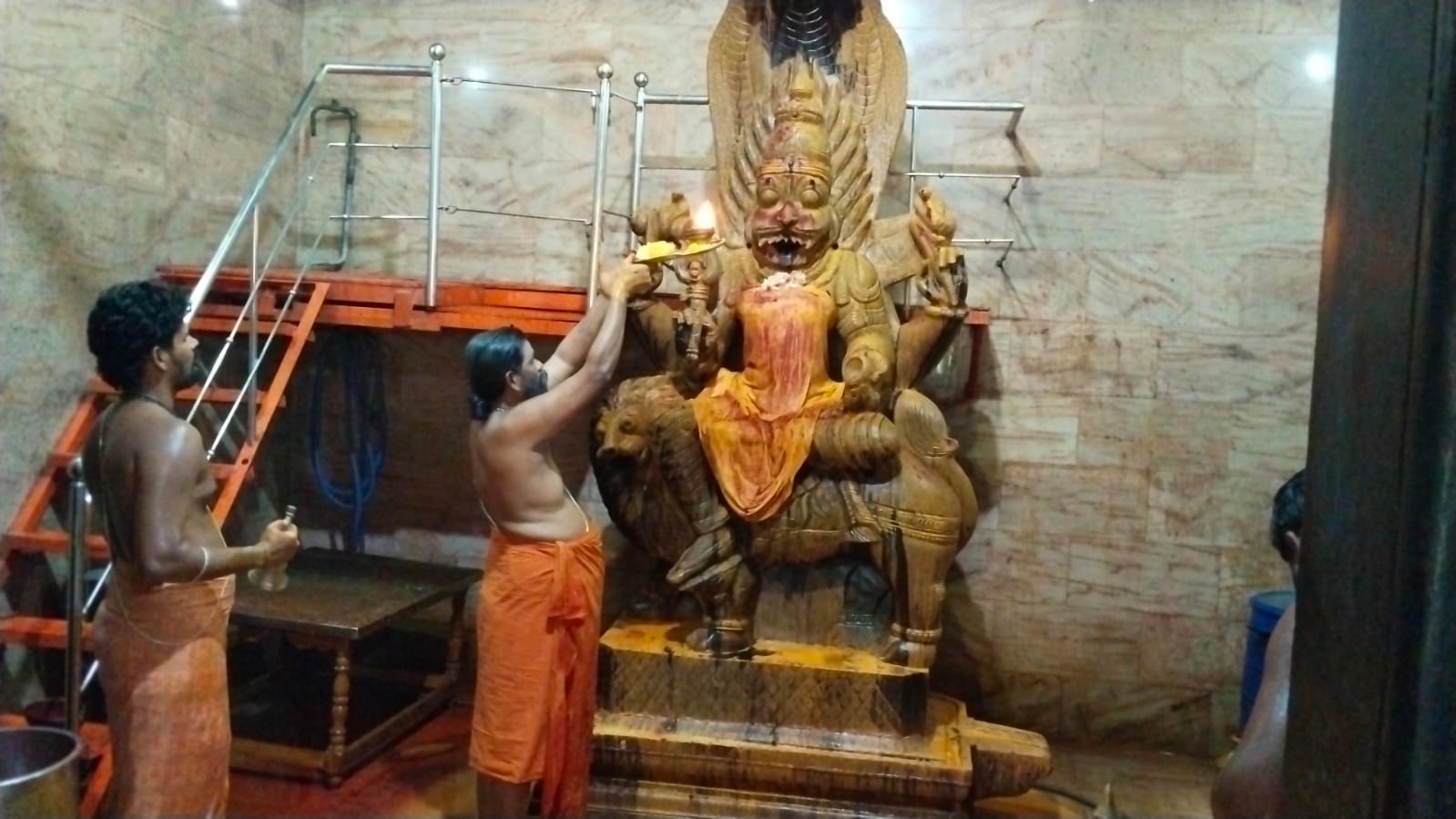 மகாளய அமாவாசையையொட்டி பிரத்தியங்கிரா தேவி பீடத்தில் சிறப்பு வழிபாடு! 16 வகை அபிஷேகம், யாகம் – திரளான பக்தர்கள் பங்கேற்பு!!