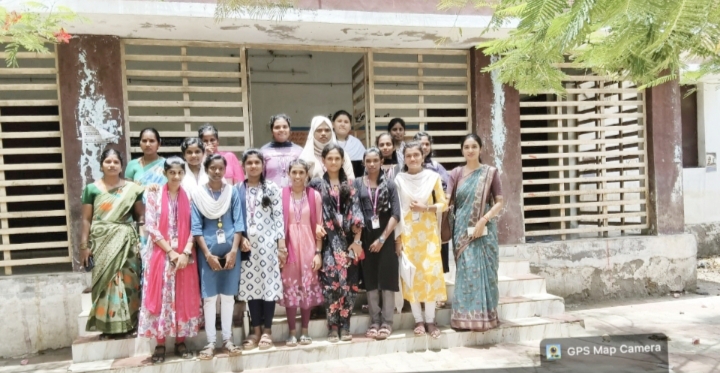 கிராம சபை கூட்டத்தில் புனித மரியன்னை கல்லூரி மாணவிகள் !!