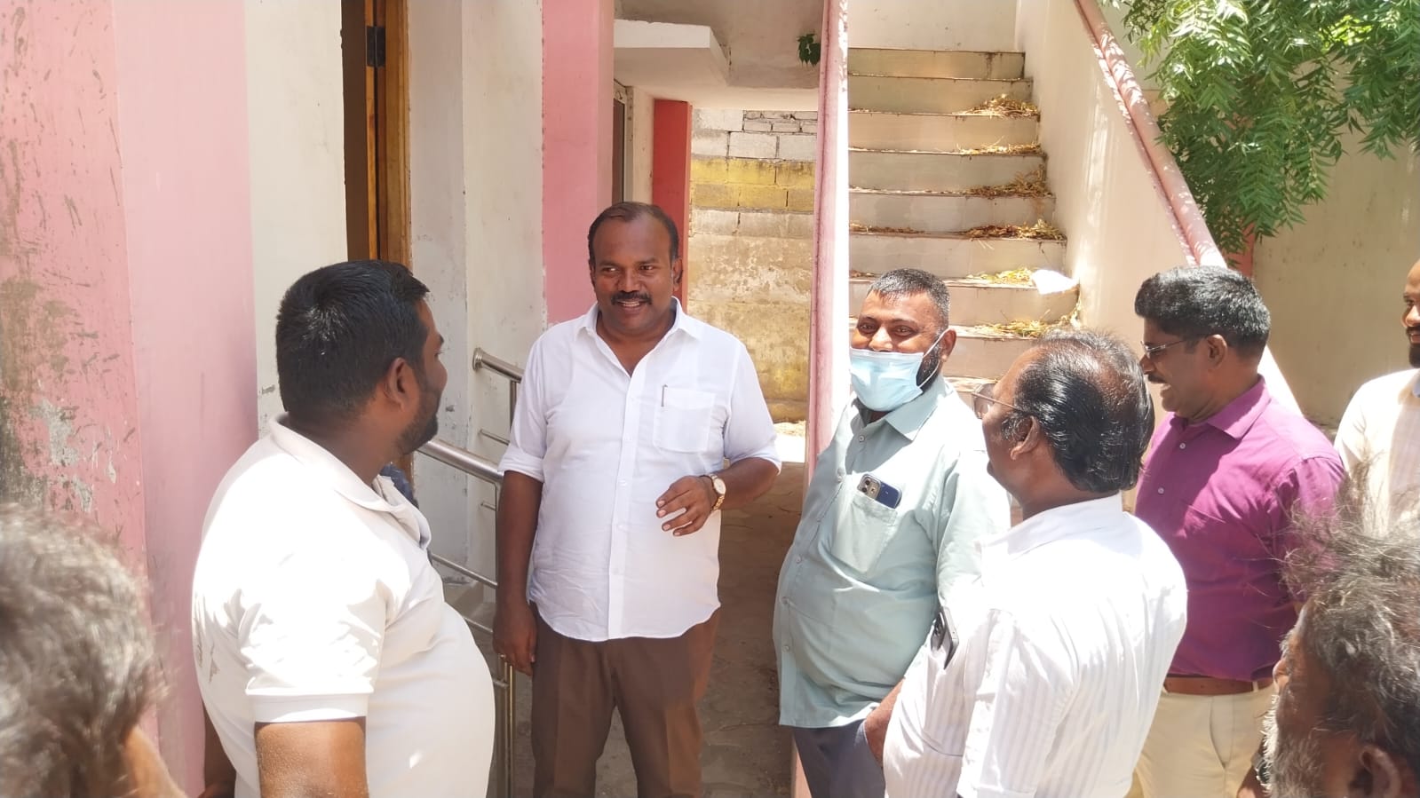 ஆறு ஆண்டுகளாக காட்சி பொருளாக இருந்த பல்நோக்கு கூட்ட அரங்கம் 6 நாட்களில் மக்கள் பயன்பாட்டிற்கு வரும் – மேயர் ஜெகன் பெரியசாமி!!