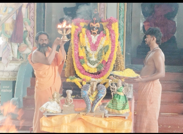 ஸ்ரீ பிரத்தியங்கிரா தேவி ஆலயத்தில் மகா யாகம் சாக்தஸ்ரீ சற்குரு சீனிவாச சித்தர் தலைமையில் சிறப்பு வழிபாடு!!